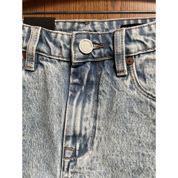 BLANK NYC The Perry Roll Up Jean Shorts Denim Medium Wash Women's Size 25"/ 0 - Picture 4 of 6